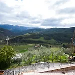 La Scuola Del Castello Località San Giovanni Spello